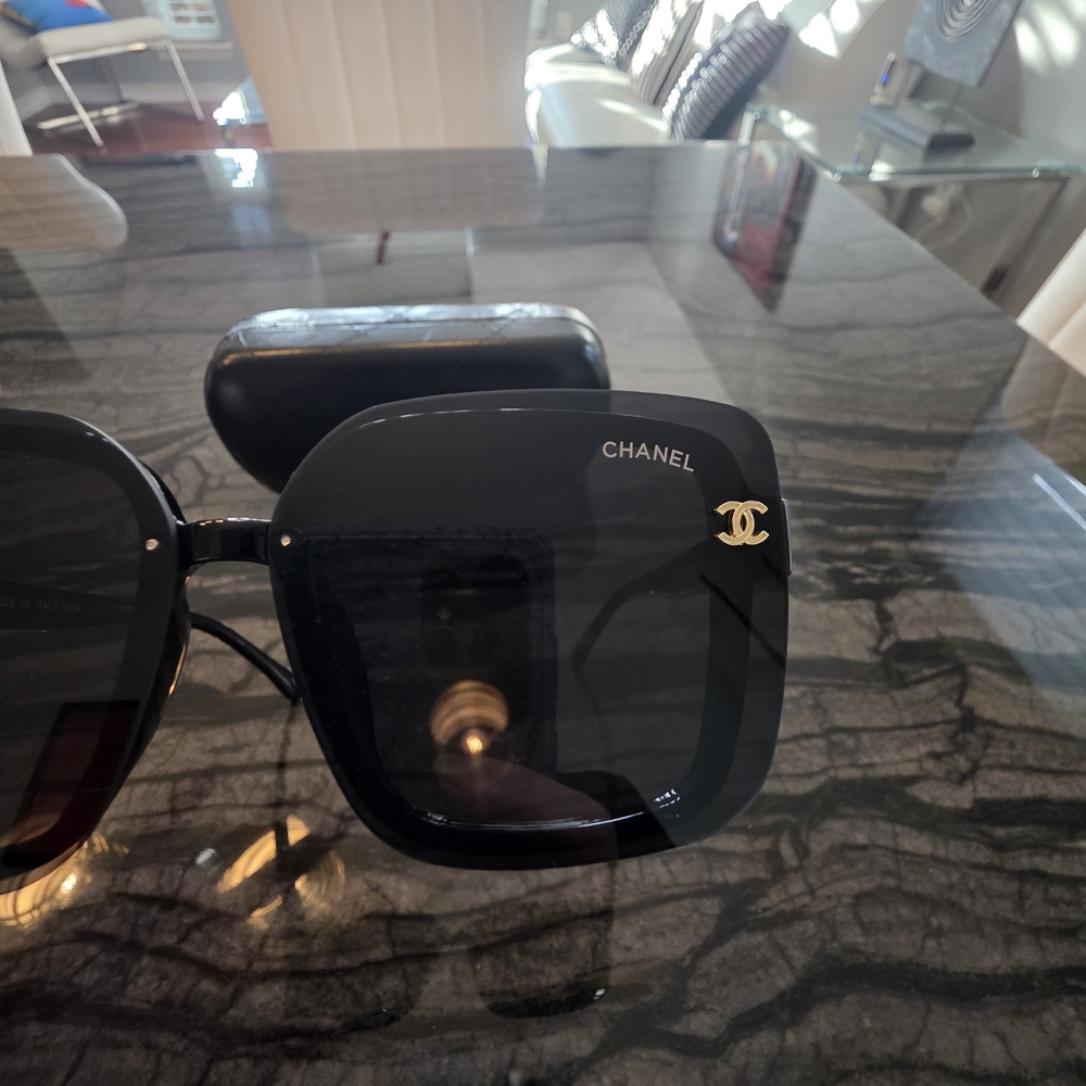NWT AUTHENTIC CHANEL 5419 Black Square Sunglasses with Gold CC Accents On Lenses - Picture 7 of 9